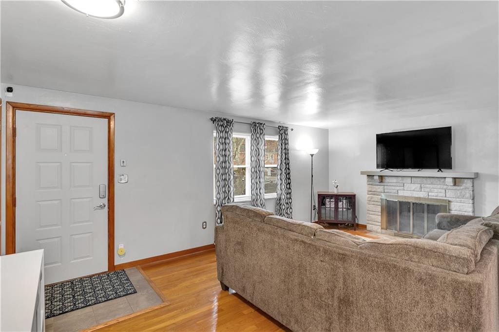 3752 Margate Road Pittsburgh, PA 15221 - Photo 6 of 28 Gallery Image 6