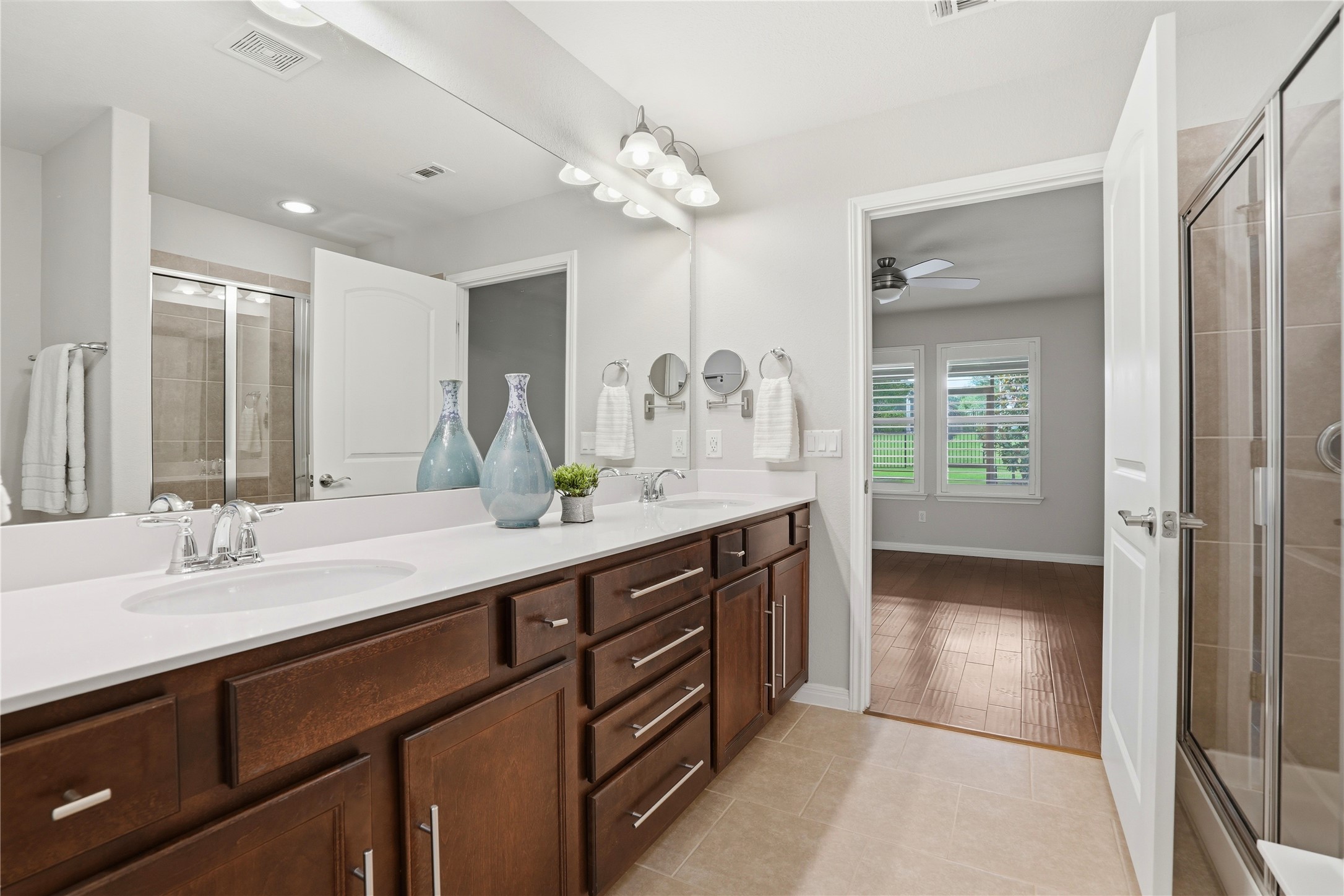 821 Hamilton Lane Georgetown, TX 78633 - Photo 15 of 38 Double vanity