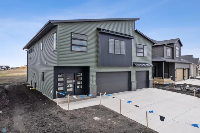 $599,900 | 8318 61st Street South, Horace, ND 58047