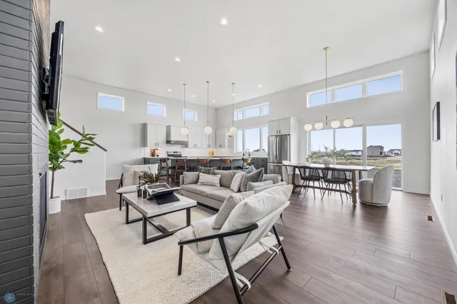 $599,900 | 8318 61st Street South, Horace, ND 58047