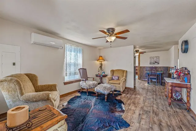 $150,000 | 816 South Houston Street, De Leon, TX 76444