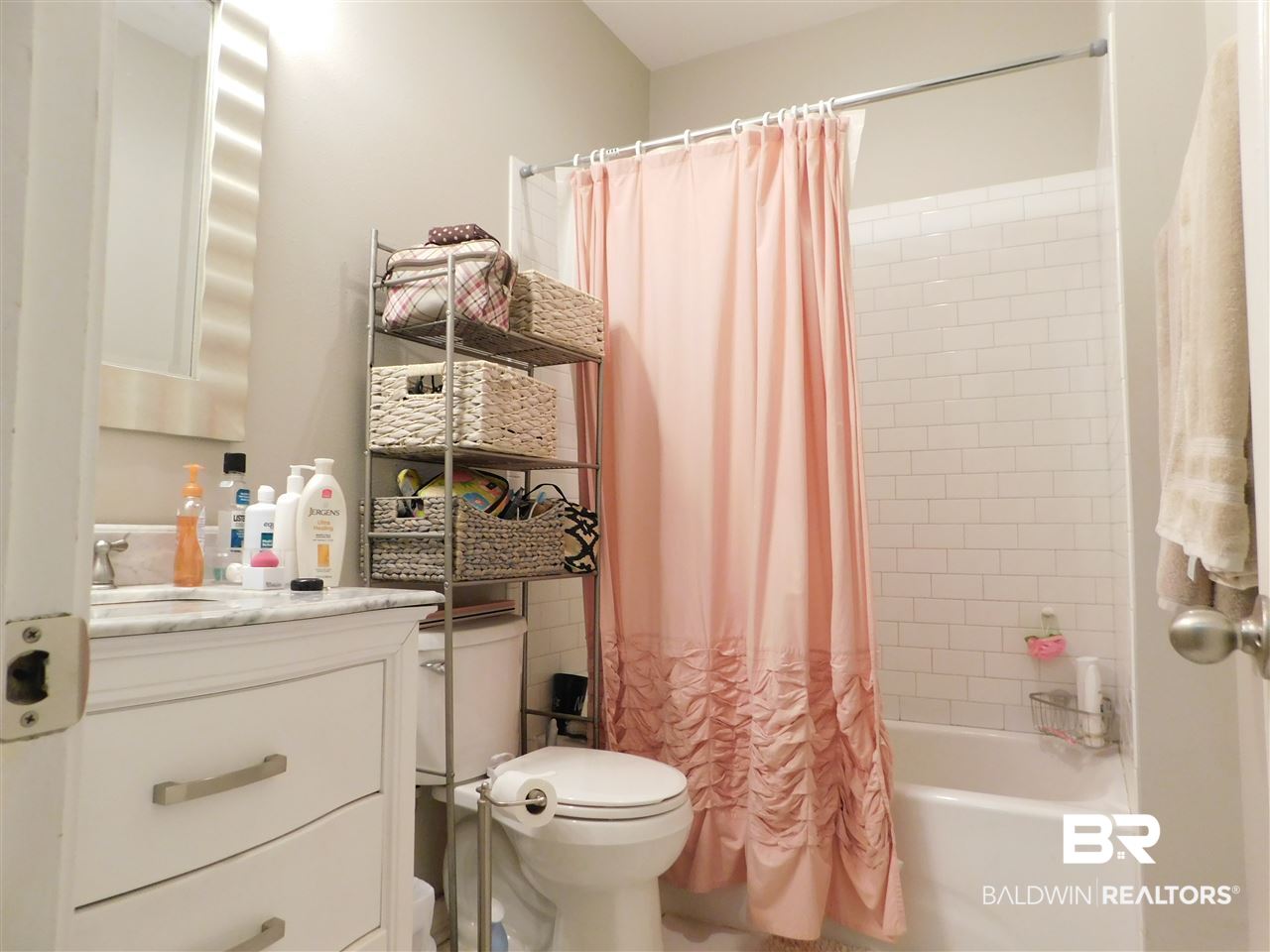 6359 Burnham Wood Place Mobile, AL 36608 - Photo 19 of 32 Guest Bath