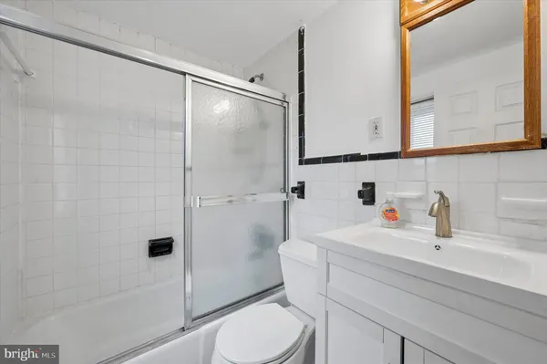 $289,999 | 806 West Penn Pines Boulevard, Aldan, PA 19018