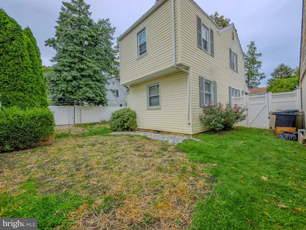 $289,999 | 806 West Penn Pines Boulevard, Aldan, PA 19018