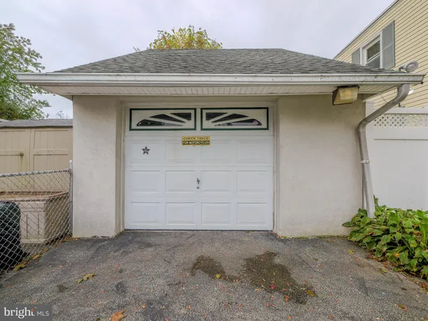 $289,999 | 806 West Penn Pines Boulevard, Aldan, PA 19018