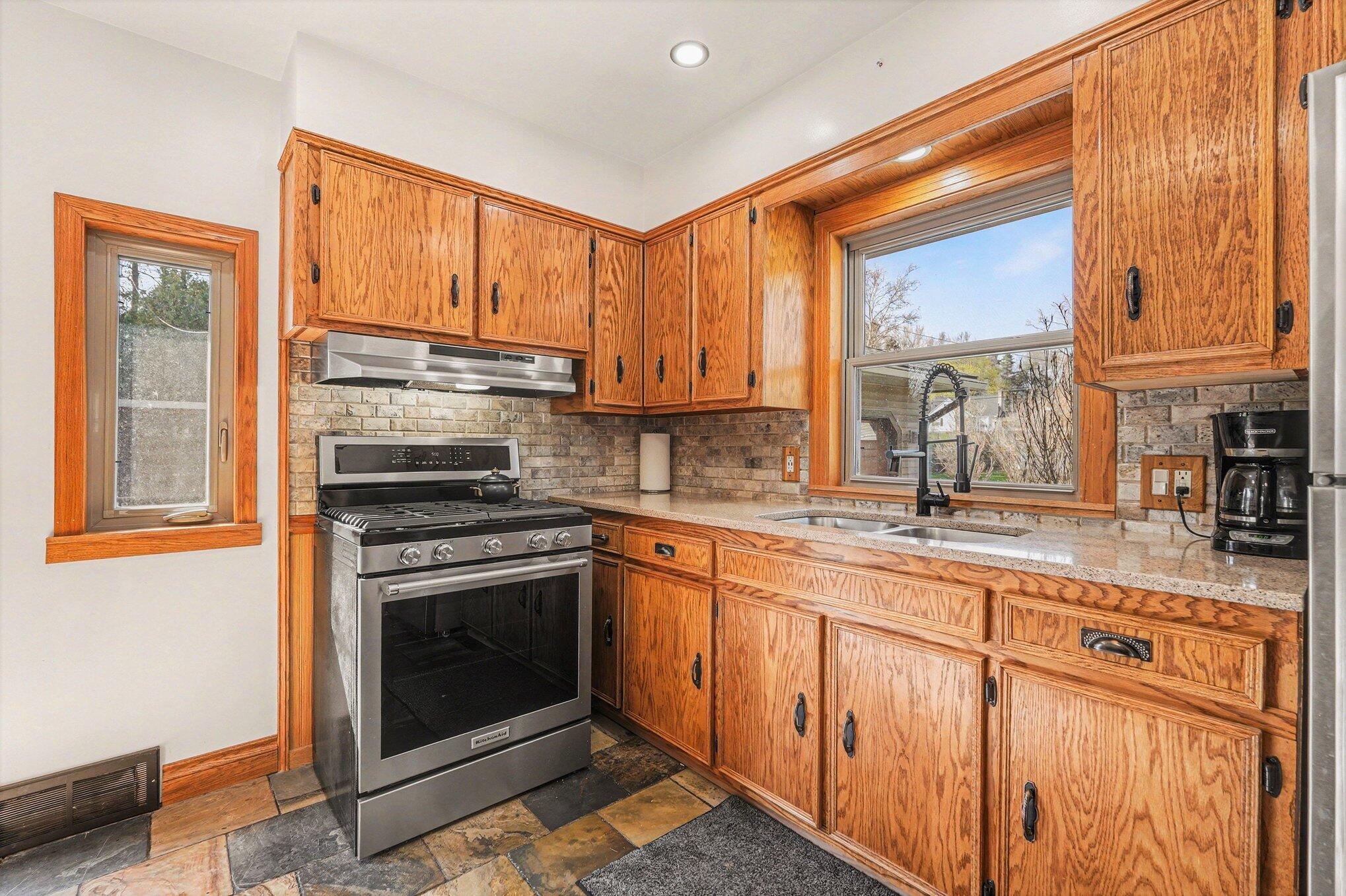 739 Old Gate Road Northwest Grand Rapids, MI 49504 - Photo 10 of 34 011_file_1849