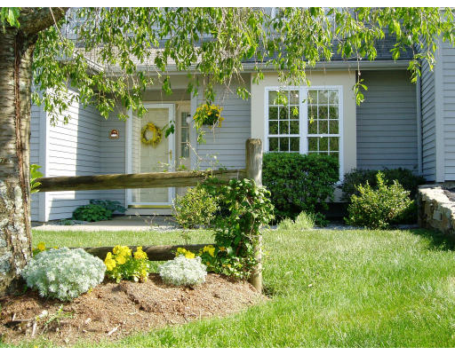 608 A Ridgefield Circle, Unit A Clinton, MA 01510 - Photo 1 of 8 Gallery Image 1