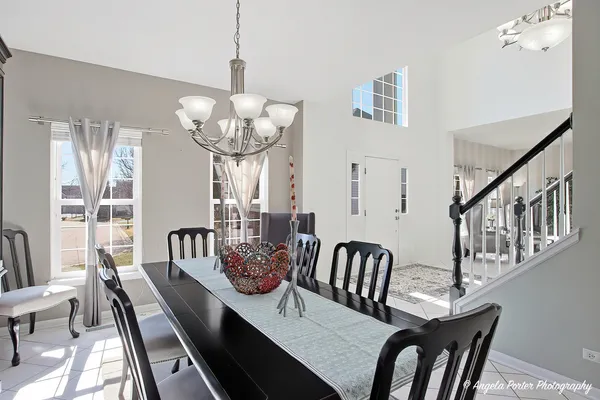 $668,900 | 9 Laurel Valley Court, Lake In The Hills, IL 60156