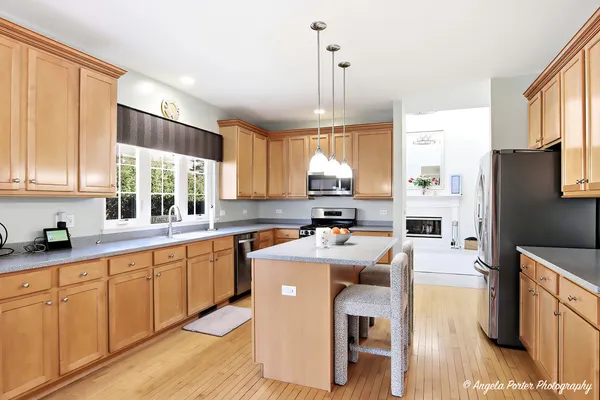 $668,900 | 9 Laurel Valley Court, Lake In The Hills, IL 60156