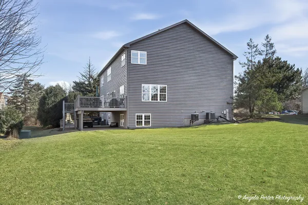 $668,900 | 9 Laurel Valley Court, Lake In The Hills, IL 60156