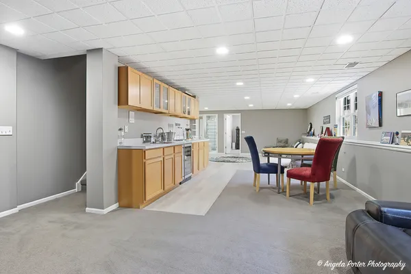 $668,900 | 9 Laurel Valley Court, Lake In The Hills, IL 60156