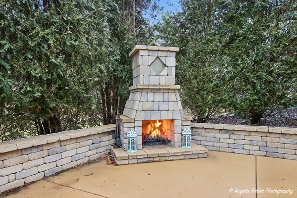 $668,900 | 9 Laurel Valley Court, Lake In The Hills, IL 60156