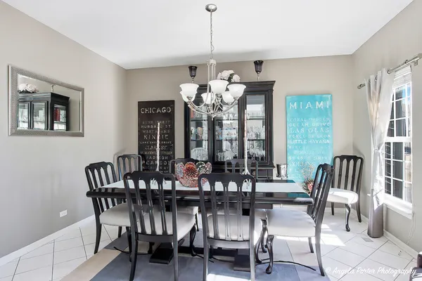 $668,900 | 9 Laurel Valley Court, Lake In The Hills, IL 60156