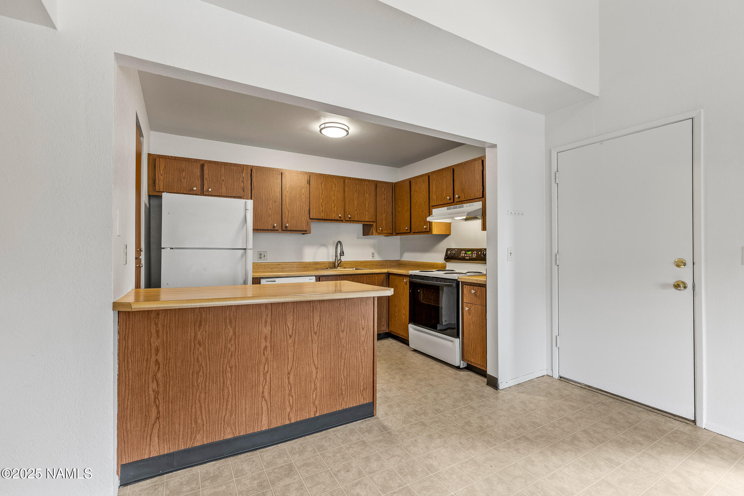 1200 South Riordan Ranch Street, Unit 134 Flagstaff, AZ 86001 - Photo 5 of 24 Kitchen