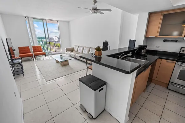 $252,900 | 140 South Dixie Highway, Unit 905, Hollywood, FL 33020