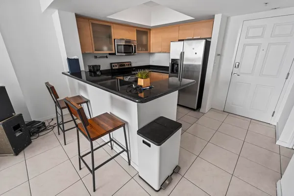 $252,900 | 140 South Dixie Highway, Unit 905, Hollywood, FL 33020