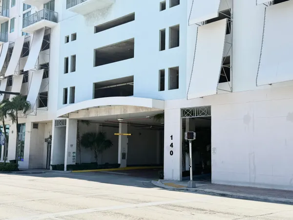 $252,900 | 140 South Dixie Highway, Unit 905, Hollywood, FL 33020