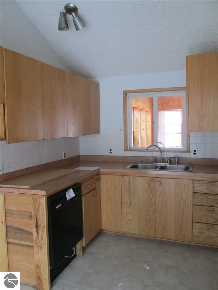 4994 Pearsall Road East Jordan, MI 49727 - Photo 20 of 35 1796419-20.JPG