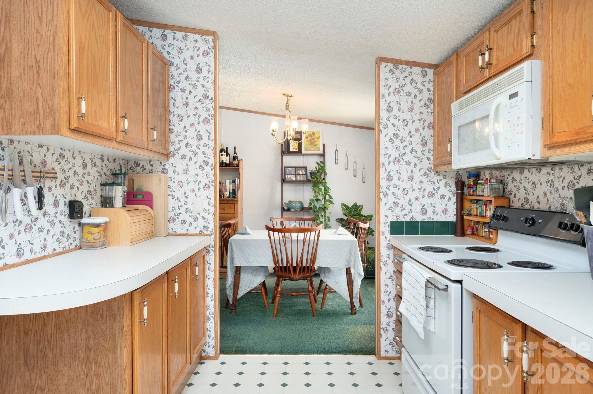 66 Green Oak Road Asheville, NC 28804 - Photo 12 of 35