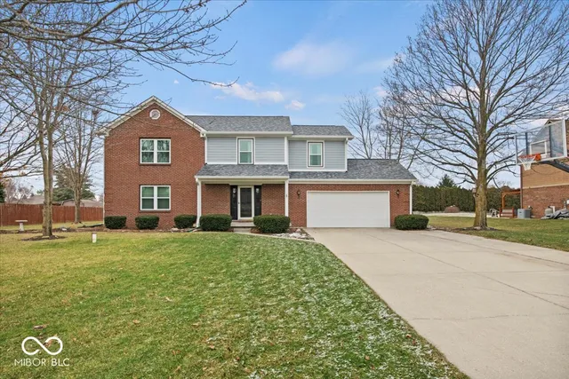 $419,000 | 3640 South Applegate Drive, New Palestine, IN 46163