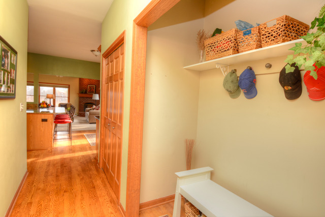 39W117 Bartelt Road Geneva, IL 60134 - Photo 11 of 21 Gallery Image 11