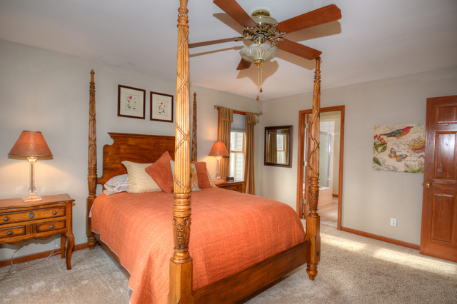 39W117 Bartelt Road Geneva, IL 60134 - Photo 13 of 21 Gallery Image 13