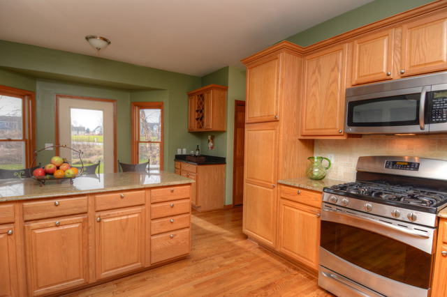 39W117 Bartelt Road Geneva, IL 60134 - Photo 9 of 21 Gallery Image 9
