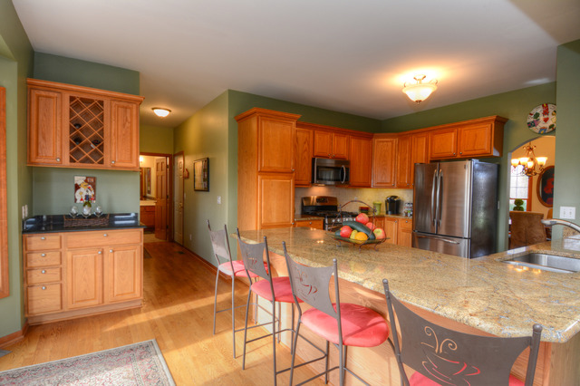 39W117 Bartelt Road Geneva, IL 60134 - Photo 10 of 21 Gallery Image 10