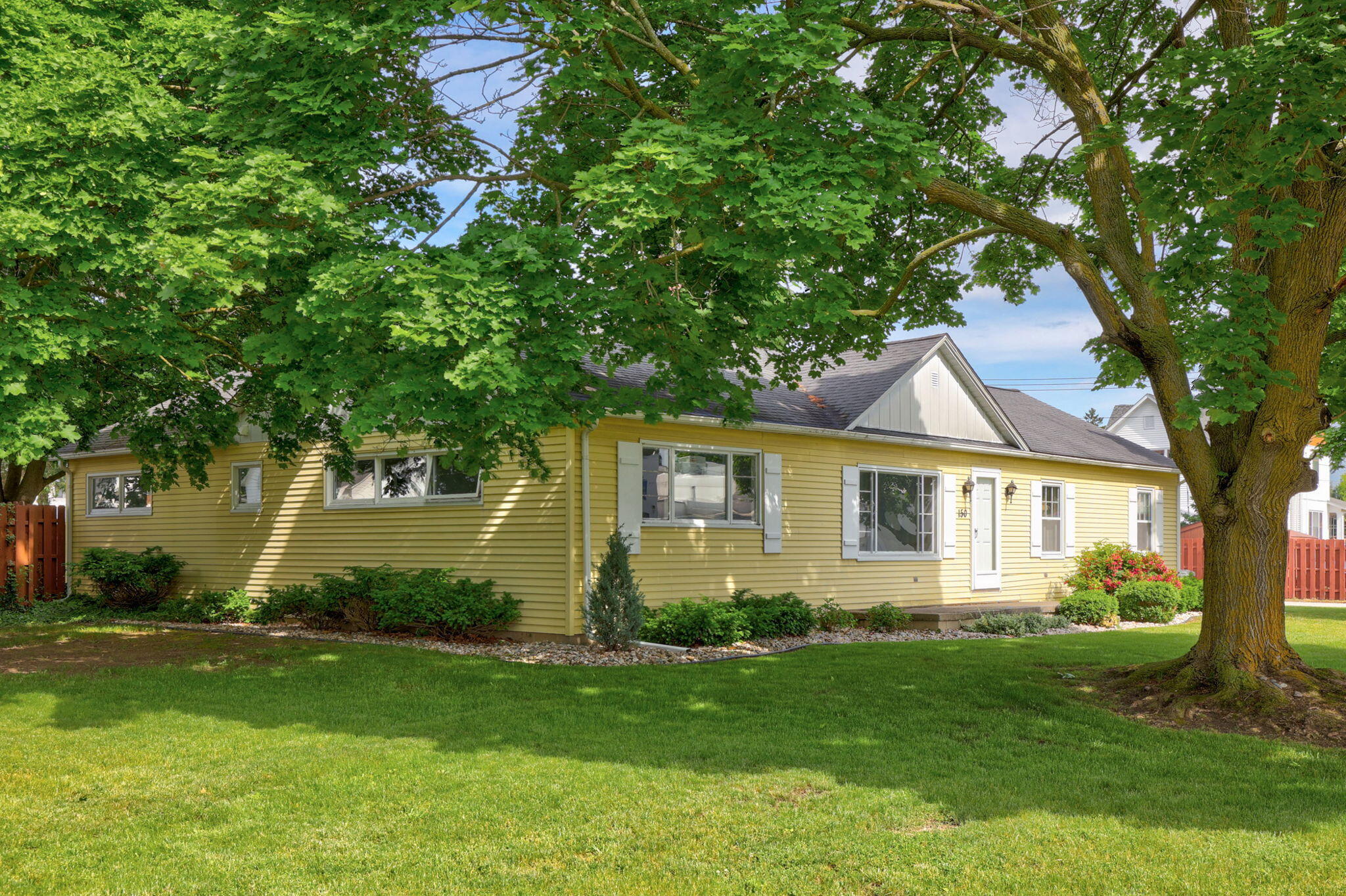 150 South Hemlock Road Hemlock, MI 48626 - Photo 3 of 43 .