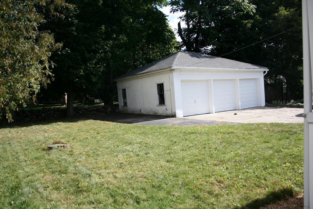 19 Dellwood Road Worcester, MA 01602 - Photo 26 of 26 a view of a backyard