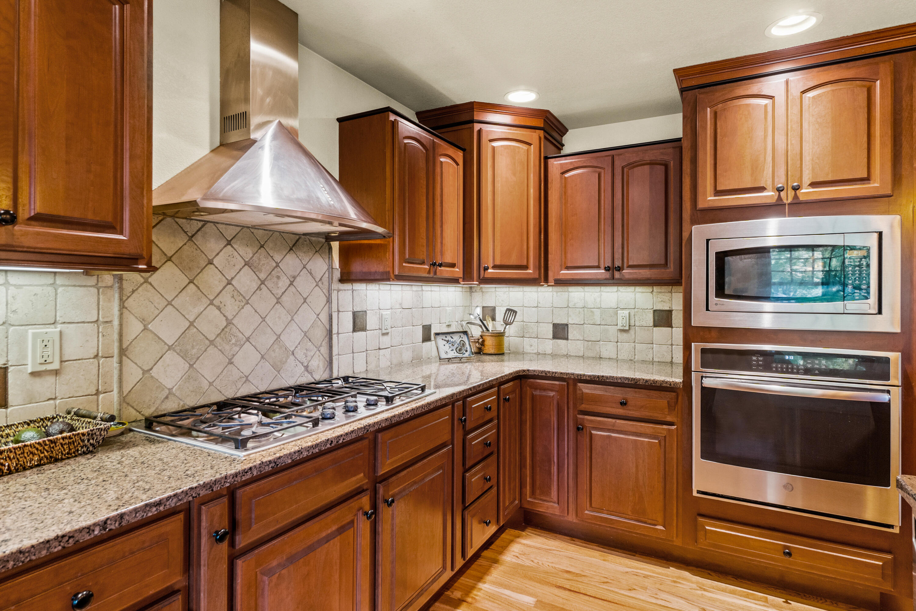 720 Northwest Riverside Boulevard Bend, OR 97703 - Photo 15 of 65 28