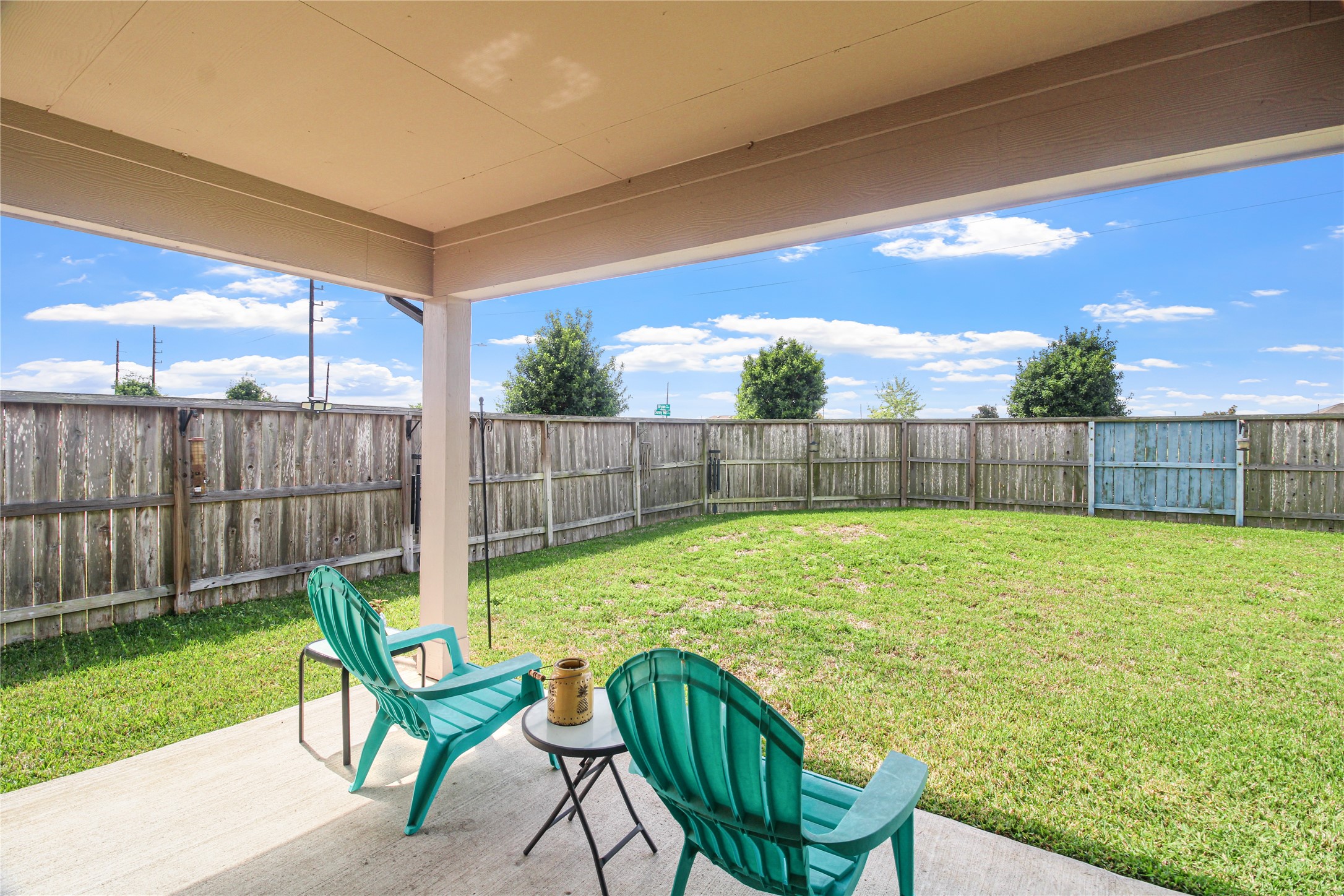 6706 Twin Oaks Lane Rosenberg, TX 77469 - Photo 29 of 32 Large back covered patio with no left side or back neighbors