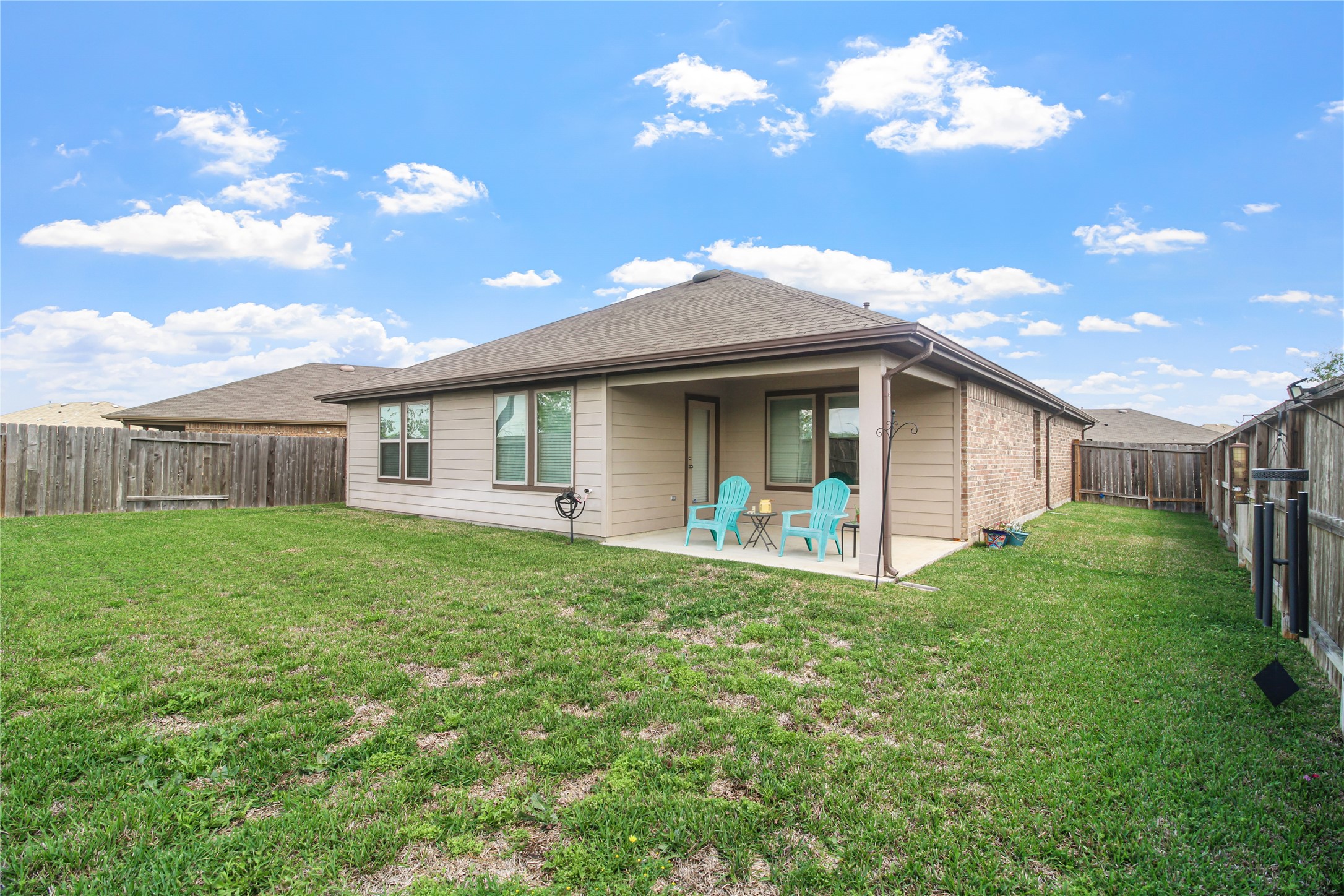 6706 Twin Oaks Lane Rosenberg, TX 77469 - Photo 31 of 32 Large corner lot back yard