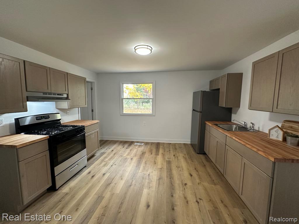 14904 Imlay City Road Capac, MI 48014 - Photo 5 of 21