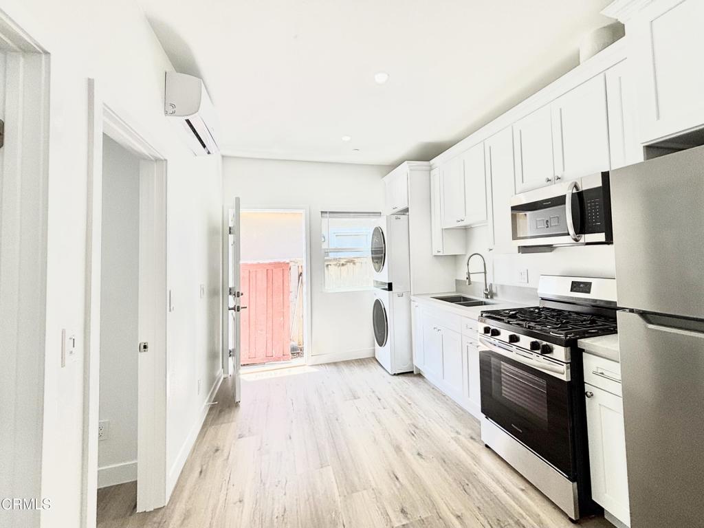 351 Huerta Street, Unit 2 Oxnard, CA 93030 - Photo 7 of 19
