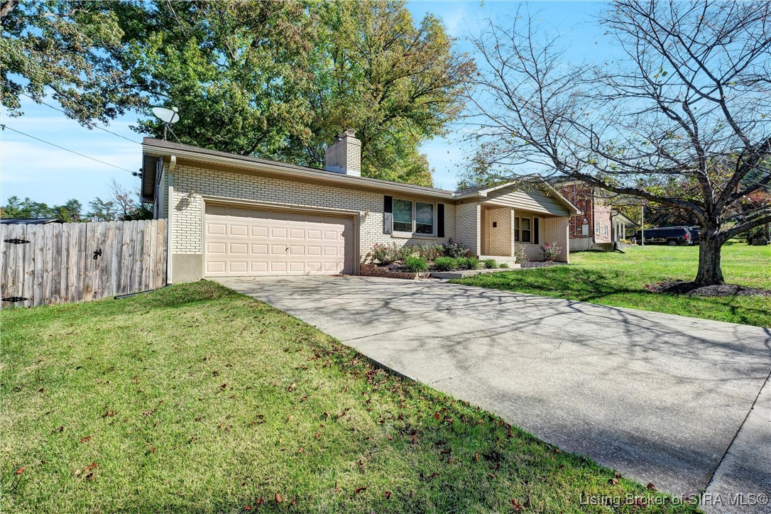 7405 Ridan Way Louisville, KY 40214 - Photo 2 of 80