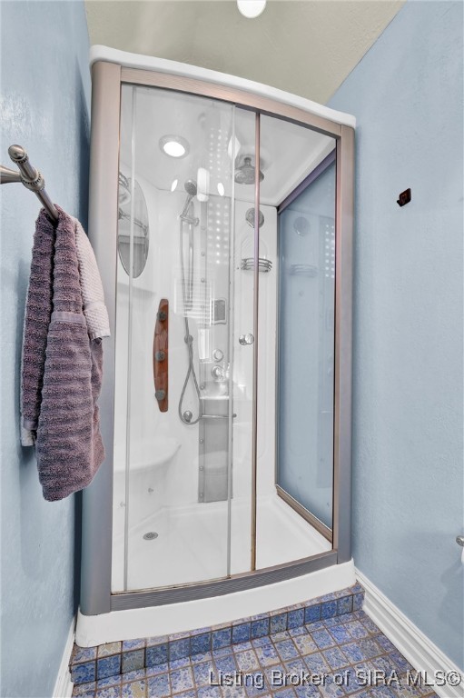 7405 Ridan Way Louisville, KY 40214 - Photo 23 of 80