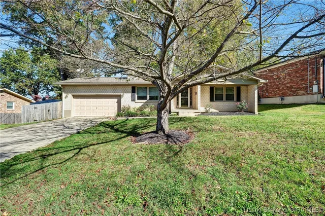 $2,500 | 7405 Ridan Way, Louisville, KY 40214