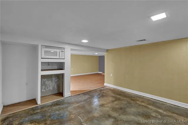 $2,500 | 7405 Ridan Way, Louisville, KY 40214