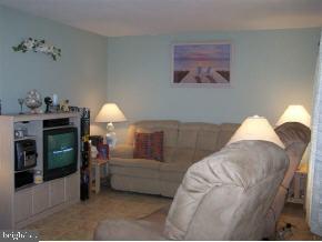 209 Leeward Road Manahawkin, NJ 08050 - Photo 2 of 9