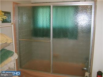 2825 Nature Road Philadelphia, PA 19154 - Photo 11 of 12 Bathroom