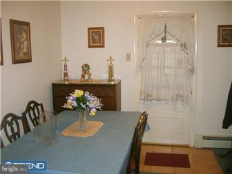 2825 Nature Road Philadelphia, PA 19154 - Photo 3 of 12 Dining Room