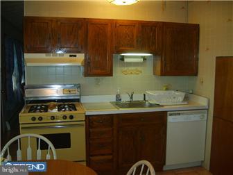 2825 Nature Road Philadelphia, PA 19154 - Photo 4 of 12 Kitchen