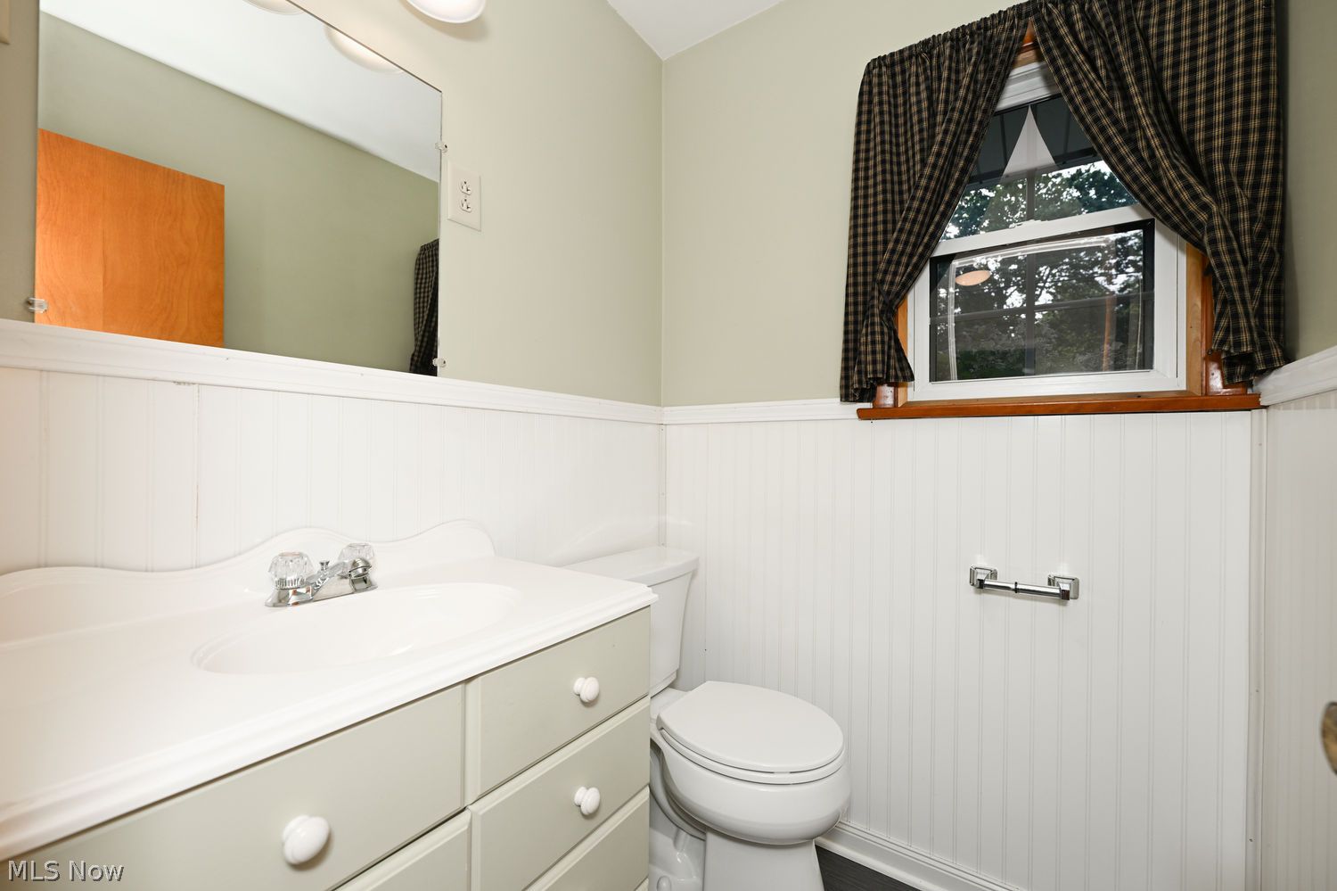 2120 Burbank Road Wooster, OH 44691 - Photo 15 of 40 Half Bathroom
