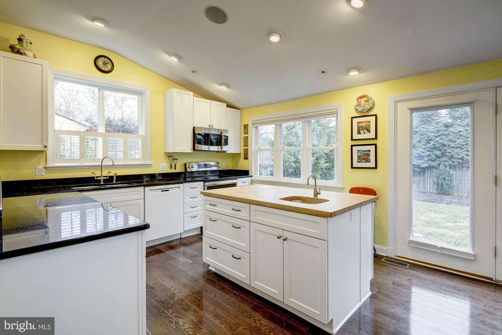 637 Anneslie Road Baltimore, MD 21212 - Photo 5 of 58 Granite counters. French doors. Tons of room.