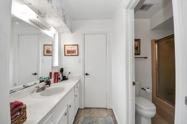 $2,175 | 17 Winged Foot Drive, Conroe, TX 77304