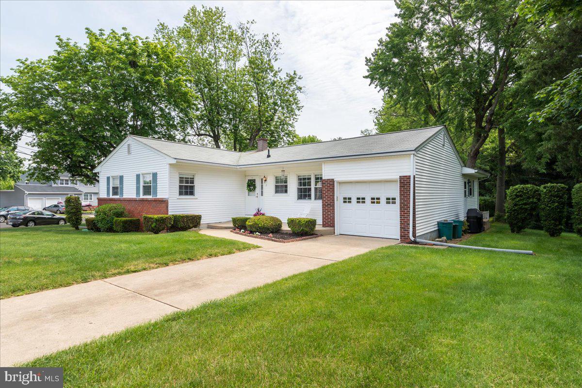2 Abbott Road Trenton, NJ 08690 - Photo 2 of 29