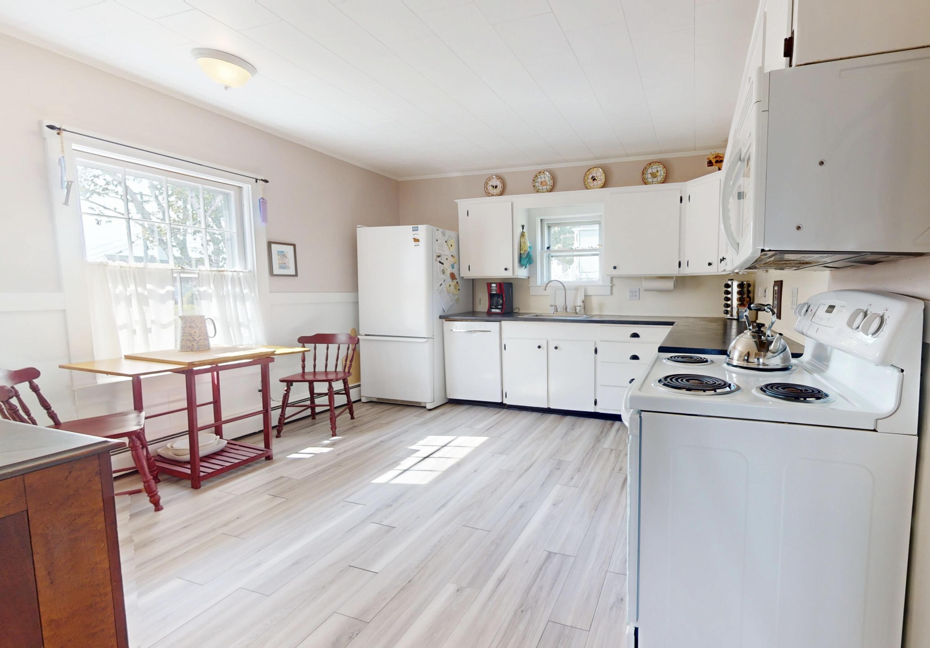 7 Lake View Street Vinalhaven, ME 04863 - Photo 12 of 51 7-lake-view-03072025_092812