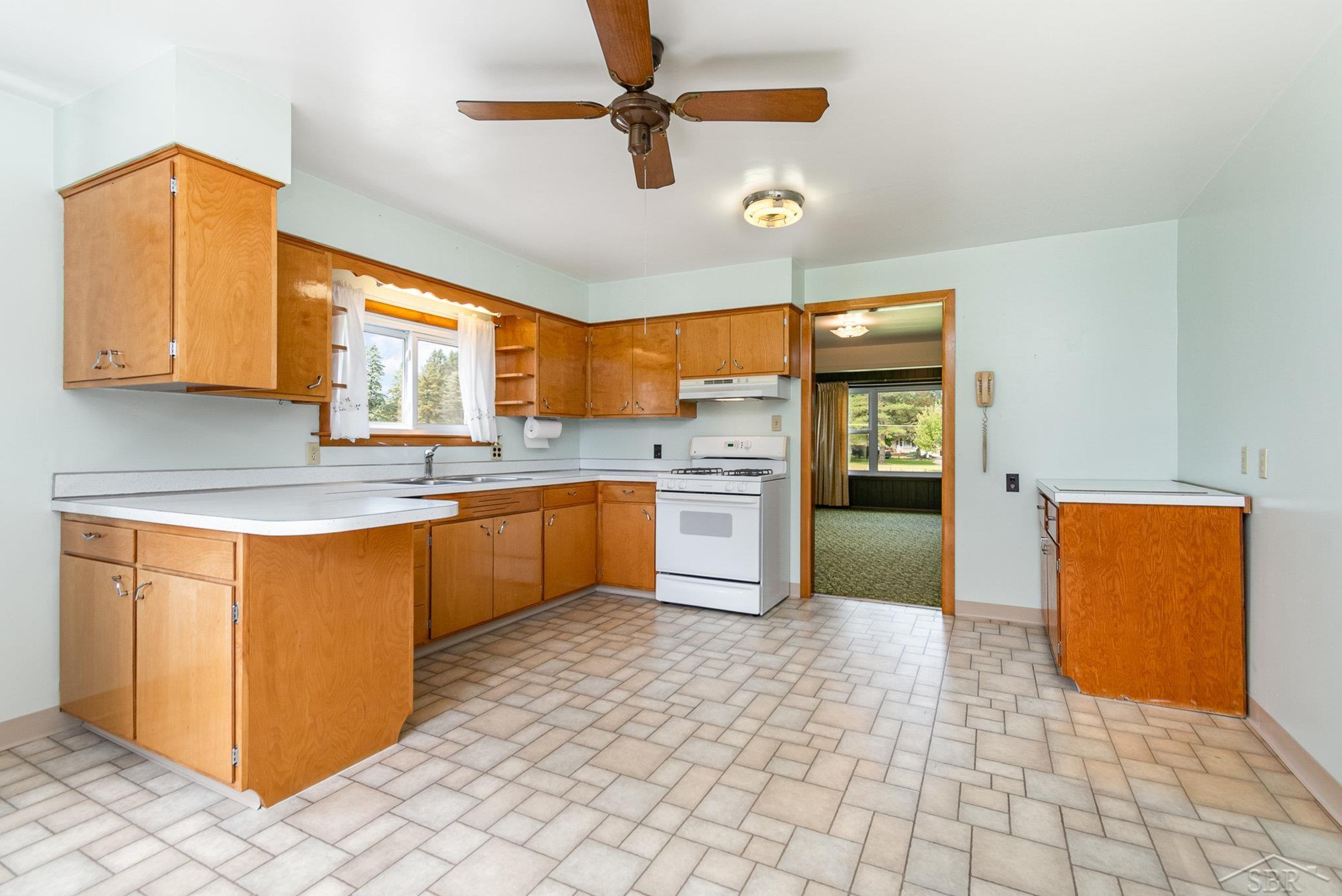 9180 Busch Road Birch Run, MI 48415 - Photo 14 of 34