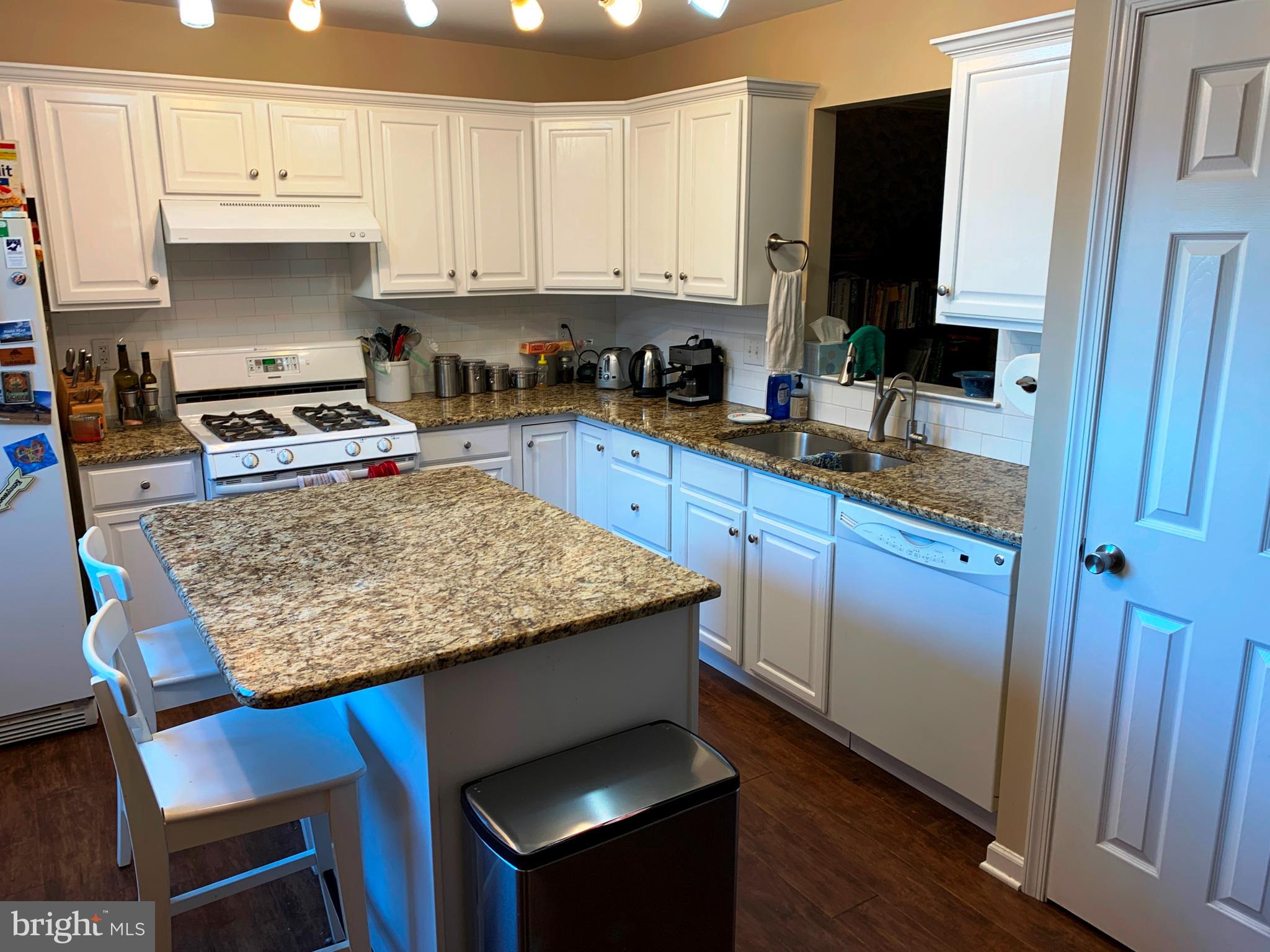 408 White Chapel Road Lancaster, PA 17603 - Photo 3 of 28 Gallery Image 3